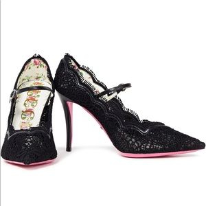 Gucci Black Lace And Leather Virginia Mary Jane Pumps Size 35